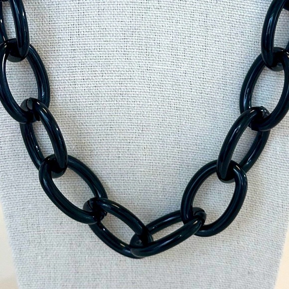 TOVA Black-Coated Metal Link Necklace - Picture 3 of 13